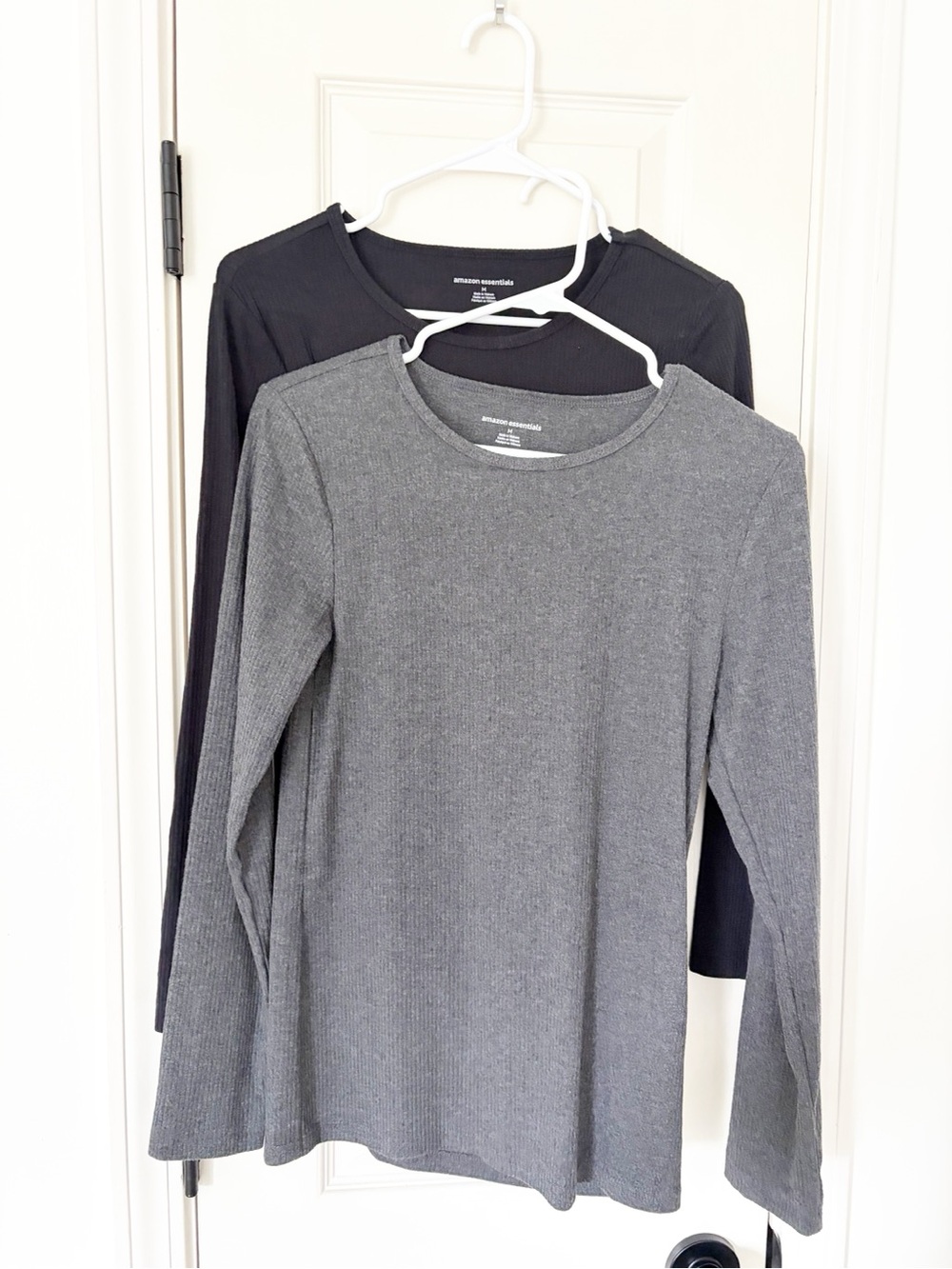 Amazon basics women's medium Ribbed Long Sleeve Tops - Gray & Black